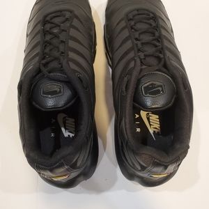 aj2029001